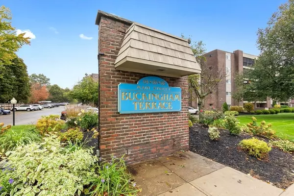 Stoneham, MA 02180,64 Main St #41B