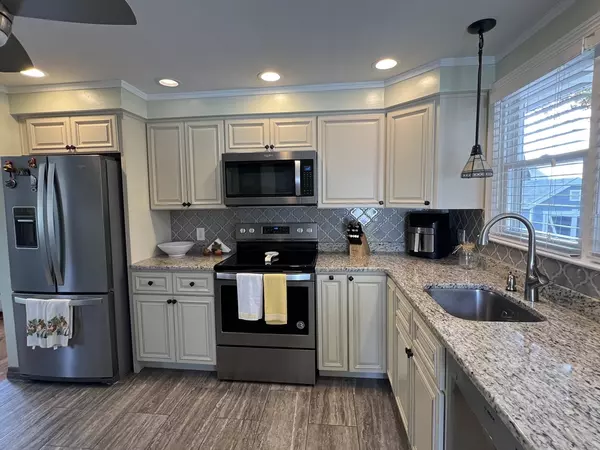 Lowell, MA 01854,49 Coburn Dr