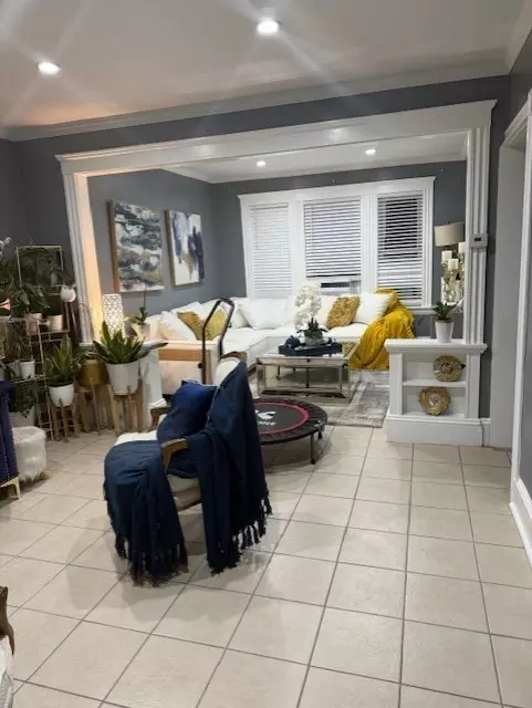 Lawrence, MA 01841,88-90 Columbus Ave