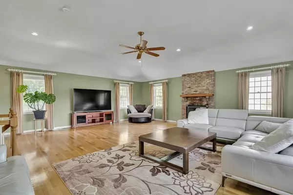 Andover, MA 01810,7 Stouffer Circle