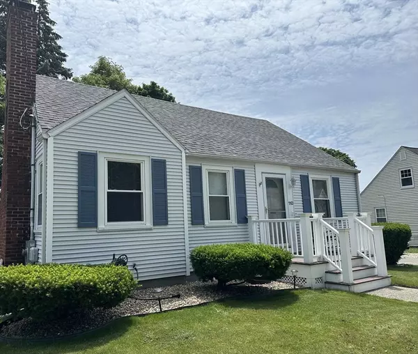 110 Holyoke St, Lynn, MA 01905