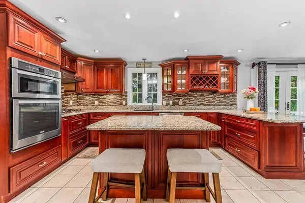 Franklin, MA 02038,69 Elm St