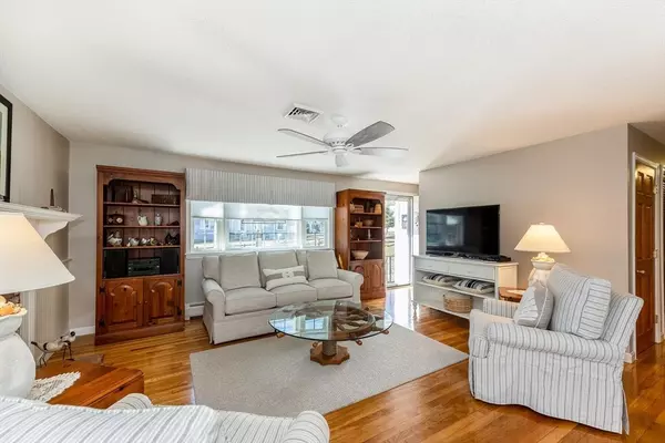 Harwich, MA 02671,40 Willow St