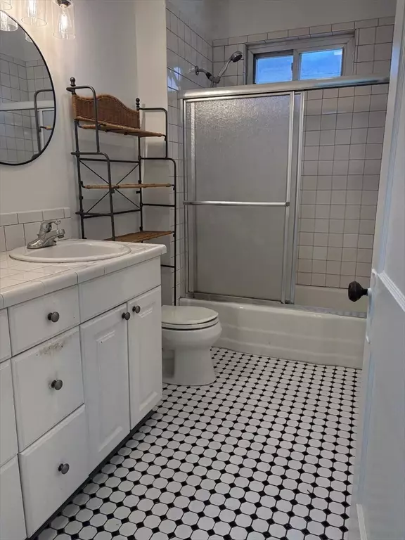 Salem, MA 01970,11 Hancock Street #1R