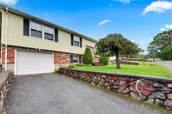 Wakefield, MA 01880,9 Lilah Cir