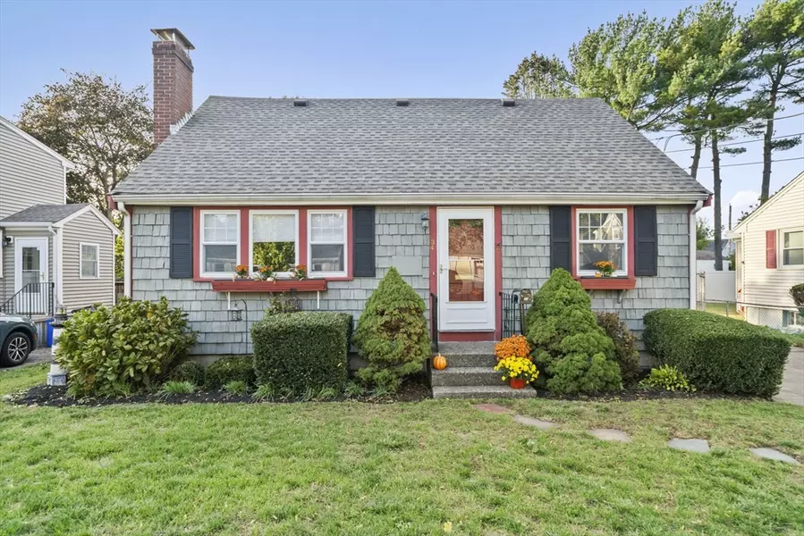 34 Bowes Ave, Quincy, MA 02169