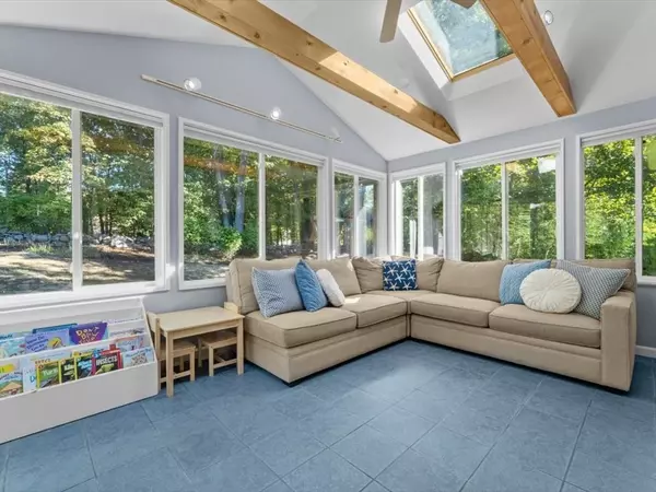 Acton, MA 01720,4 Huron Road