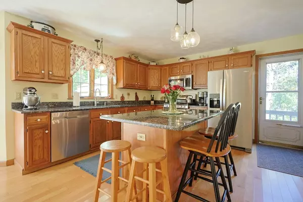 Blackstone, MA 01504,10 Autumn Ln