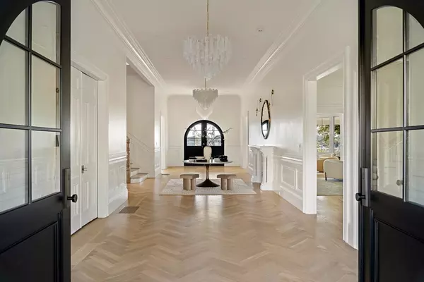 Nahant, MA 01908,9 Little Nahant Rd