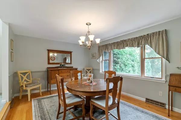 West Springfield, MA 01089,64 Apple Ridge Rd