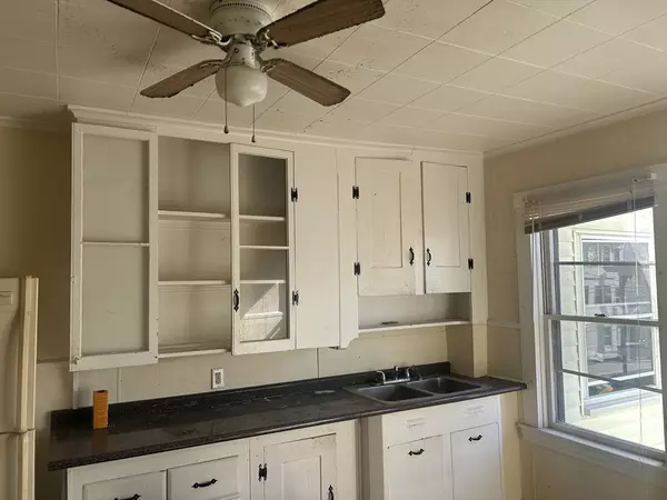 Webster, MA 01570,18 Granite Street