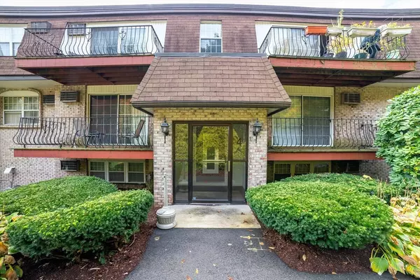 Shrewsbury, MA 01545,4 Williamsburg Ct #1