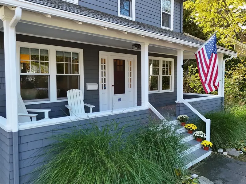 57 Cottage St, Wellesley, MA 02482