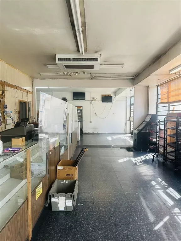 Lynn, MA 01901,250 Union Street