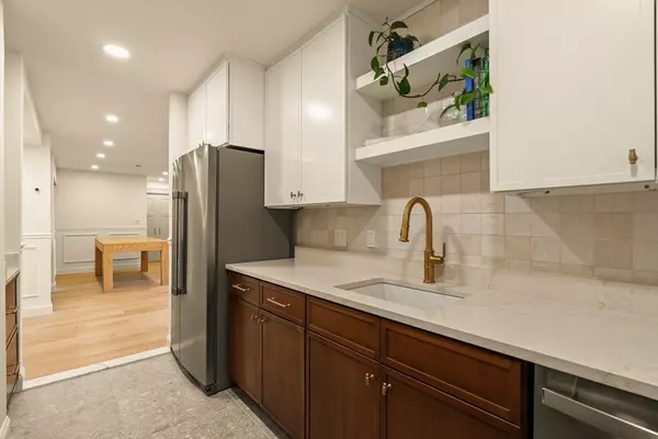 Chelsea, MA 02150,50 Boatswains Way #110