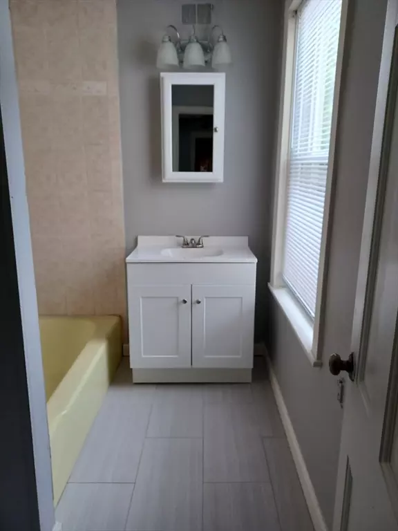 Beverly, MA 01915,348 Cabot #2