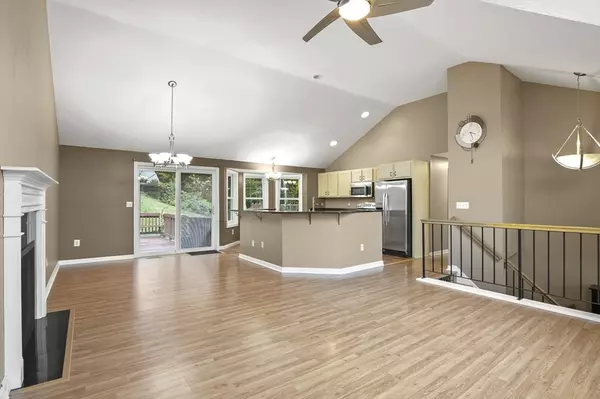 Worcester, MA 01609,12 Pinebrook Lane