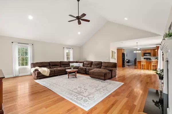 Southwick, MA 01077,4 Lauren Ln