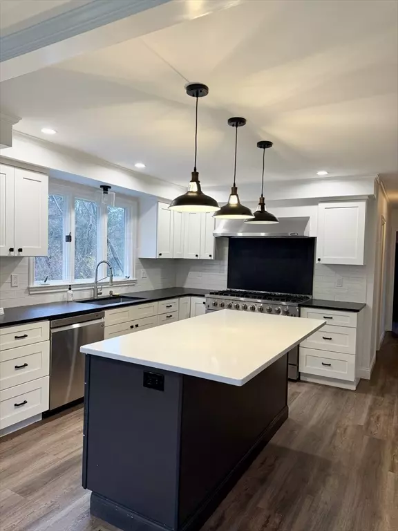 Plaistow, NH 03865,5 Whiton Place