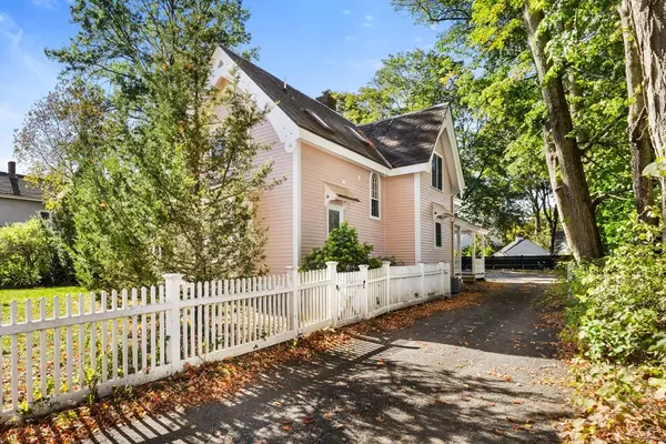 Concord, MA 01742,34 Thoreau Street #34