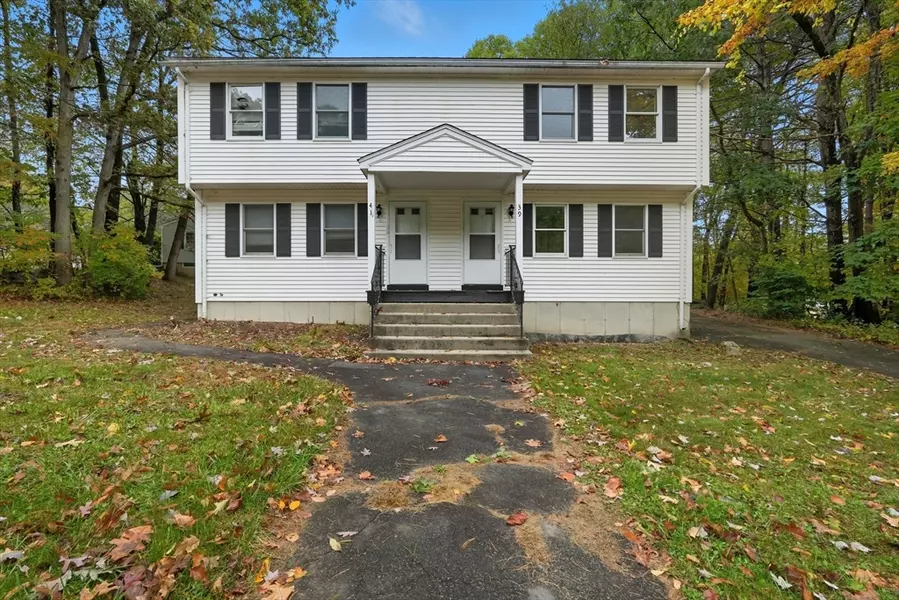 39-41 Matthew Dr, Northampton, MA 01062