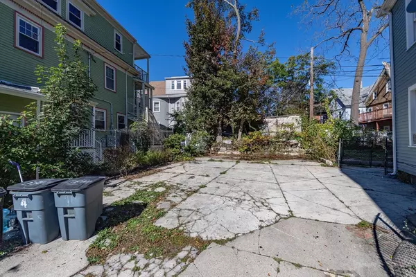 Boston, MA 02121,35 Bradshaw Street