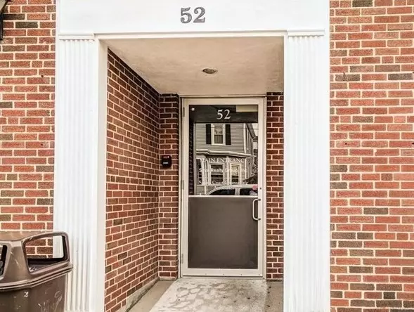 New Bedford, MA 02740,52-54 Brigham St #1