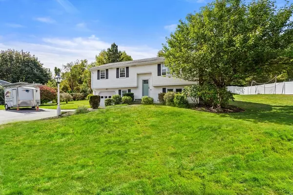 Maynard, MA 01754,12 Patti Ln