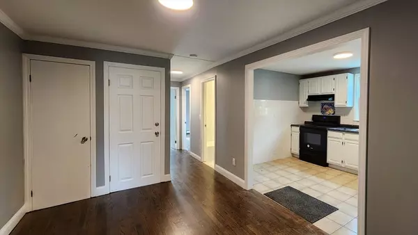 30 Union #2, Foxboro, MA 02035