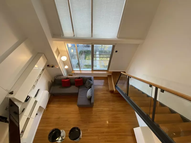 1 Earhart #702, Cambridge, MA 02141