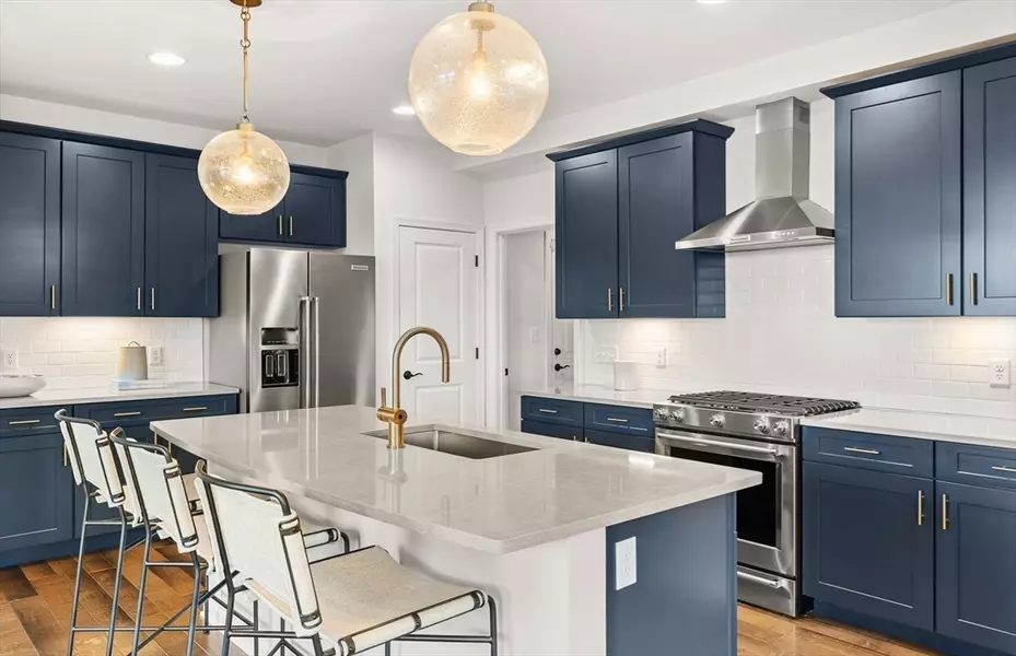 32 East Point Drive #2, East Providence, RI 02916