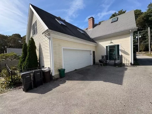 Hamilton, MA 01936,505 Bay Road #1