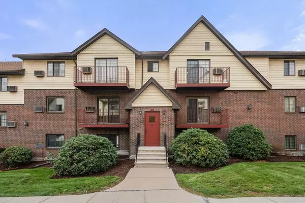 11 Royal Crest Dr #5, Randolph, MA 02368