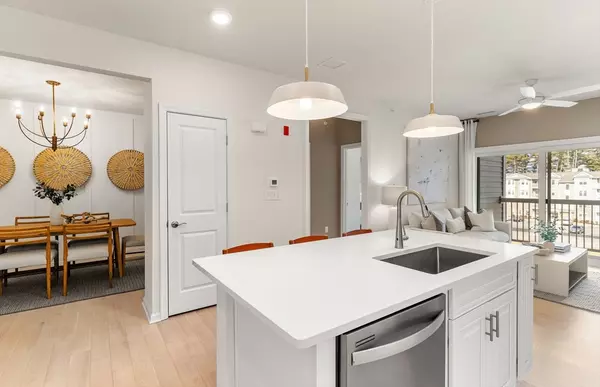 East Providence, RI 02916,141 East Point Drive #113