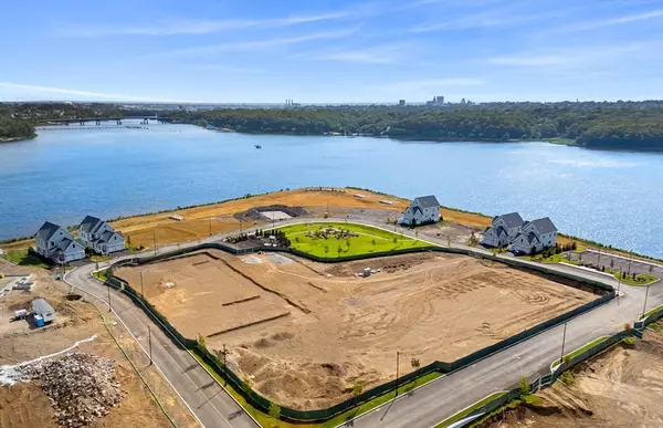 East Providence, RI 02916,141 East Point Drive #113