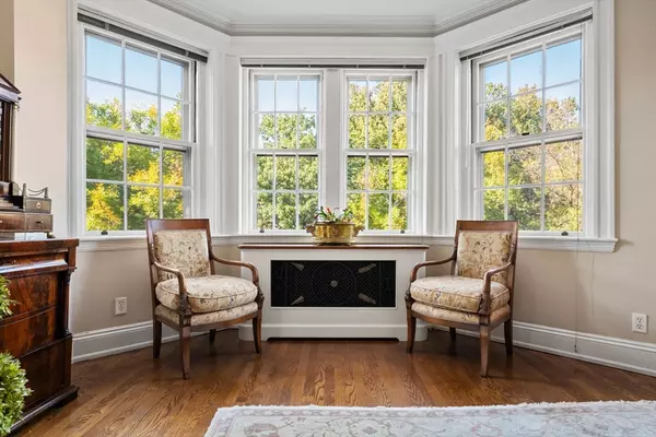 Boston, MA 02116,250 Commonwealth Avenue #6