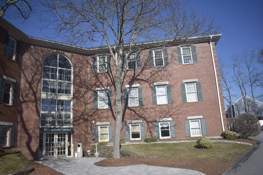 3 Baldwin Green Cmn #104, Woburn, MA 01801