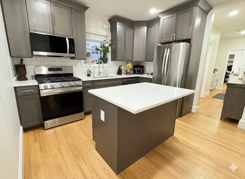 149 Glenway St #2, Boston, MA 02121