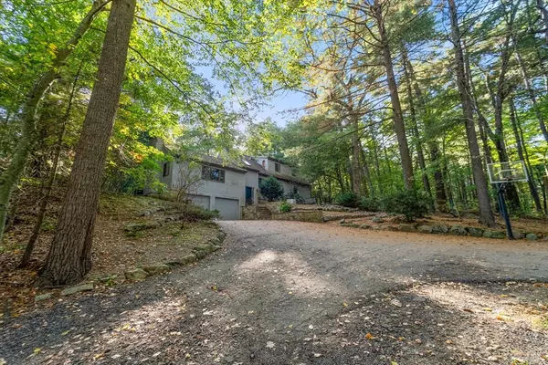 Weston, MA 02493,41 Orchard Avenue