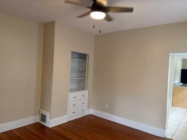 Everett, MA 02149,84 Vernal St #2