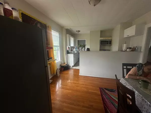 Lynn, MA 01902,14 La Grange Ter #3