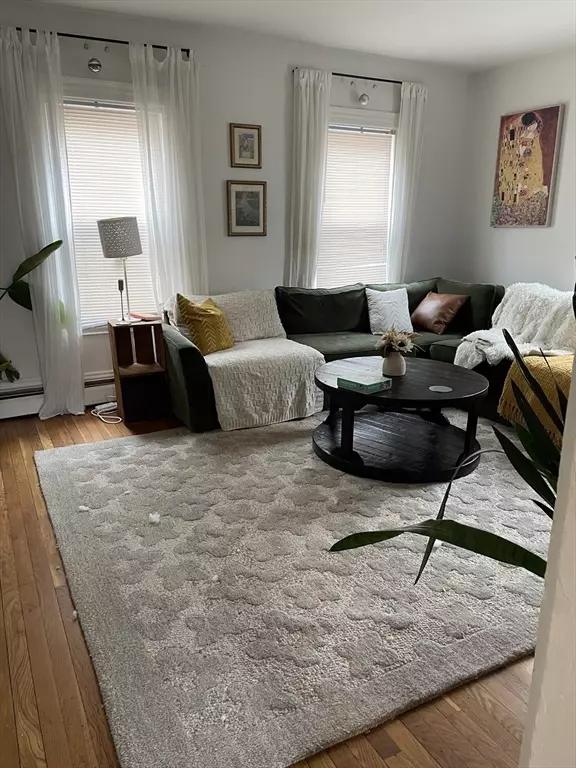 Acton, MA 01720,206 Central St #1