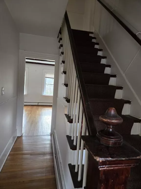 Acton, MA 01720,206 Central St #1