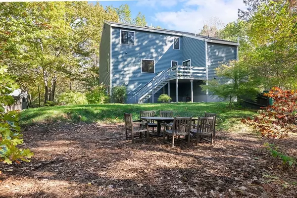 Londonderry, NH 03053,26 Seasons