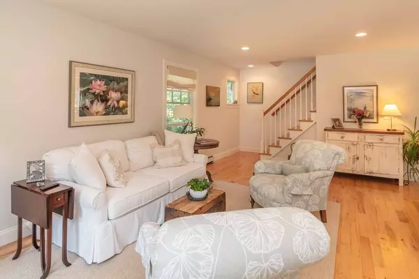 Tisbury, MA 02568,27 Chapde Ln
