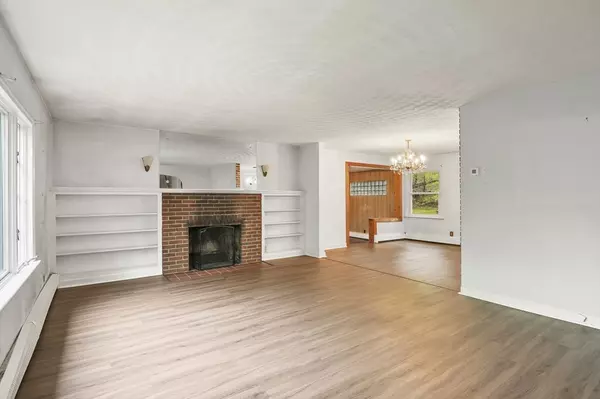 Worcester, MA 01604,145 Loxwood Street