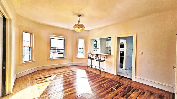 Fall River, MA 02721,181 Foster St #1