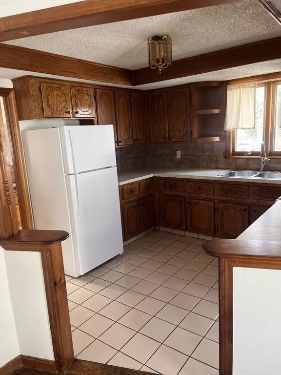 Fall River, MA 02720,862 Locust Street