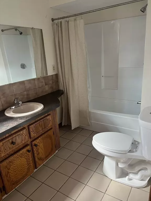 Fall River, MA 02720,862 Locust Street