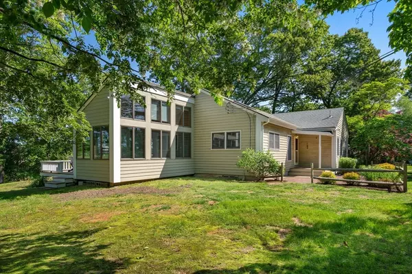 Duxbury, MA 02332,54 Marshall St
